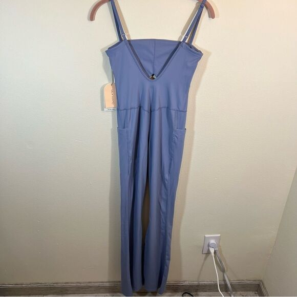 ✨ Blogilates Women's Peekaboo Onesie Flare Active Jumpsuit ~ Troposhere XS NWT - Picture 8 of 12